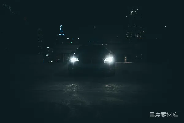 高清摄影 夜幕下的宝马