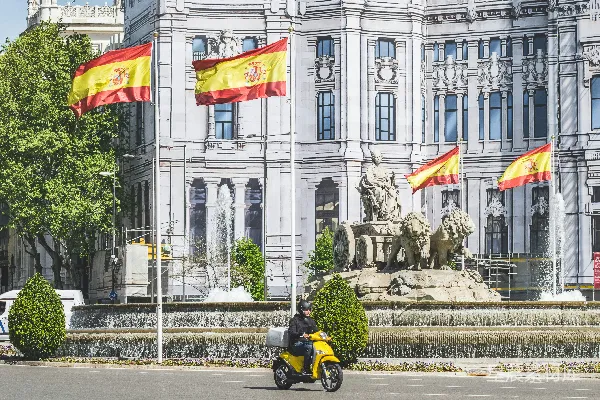 高清摄影 西班牙广场上的西班牙国旗