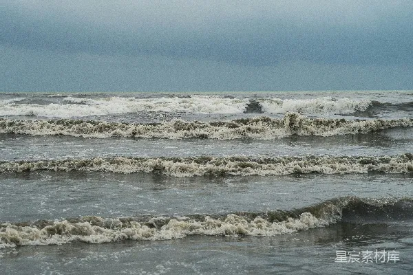 高清摄影 海浪下的宁静时刻