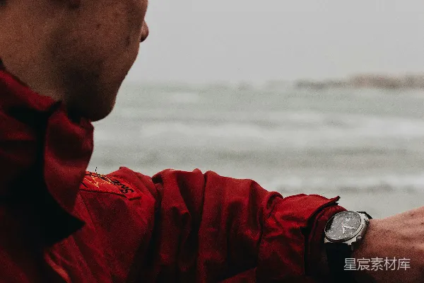 高清摄影 海边救援：坚定的手握