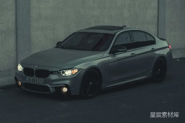 高清摄影 现代感十足的灰色BMW轿车