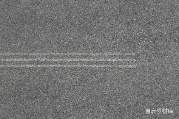 高清摄影 灰色路面上的双白线