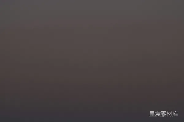 高清摄影 深邃的天空：日落时分的宁静