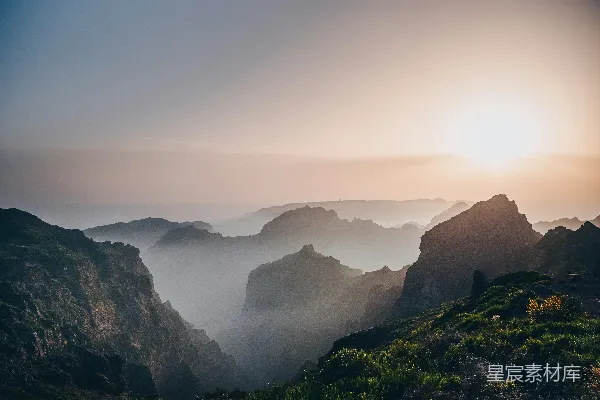 高清摄影 晨曦中的山峦