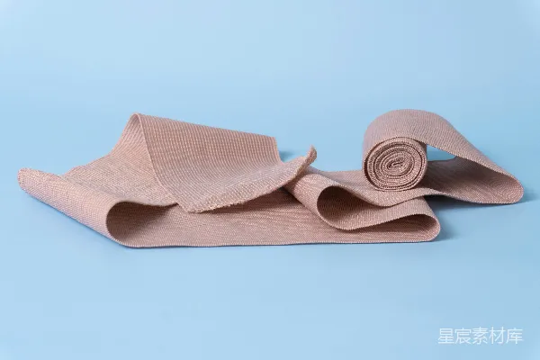高清摄影 浅色弹力带：柔软与实用的结合
