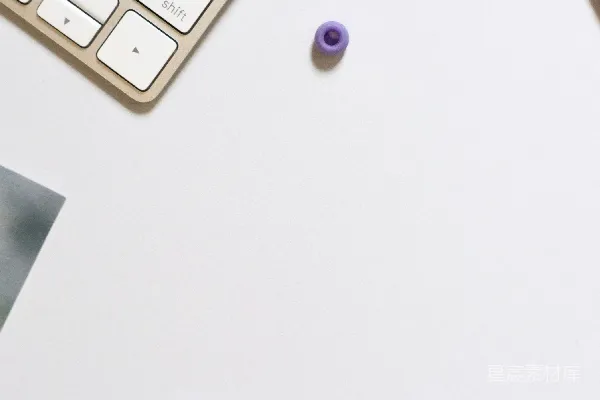 高清摄影 紫色珠子与键盘