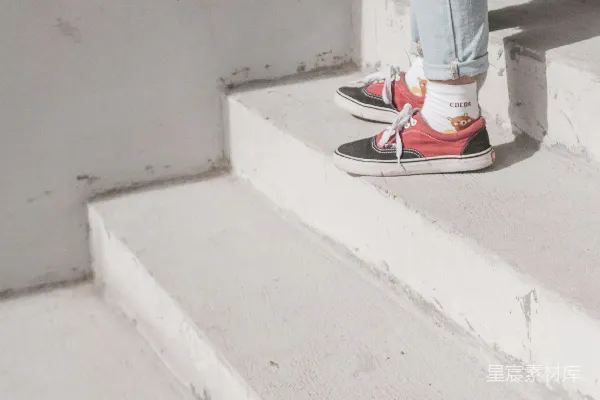 高清摄影 楼梯上的青春态度