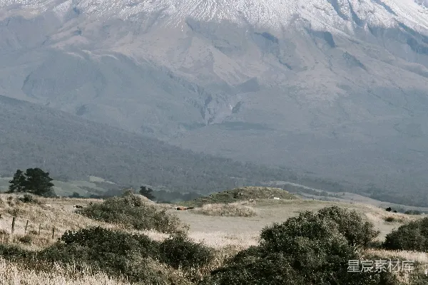 高清摄影 火山与草原的壮丽景色