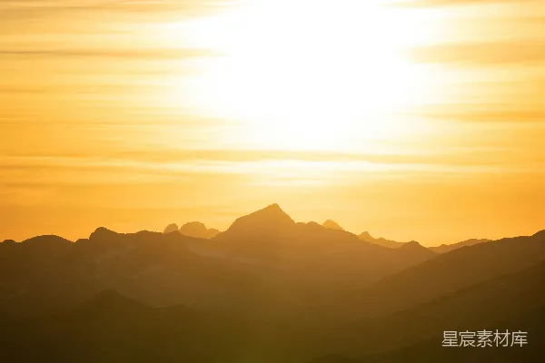 高清摄影 日落时分的山峦轮廓