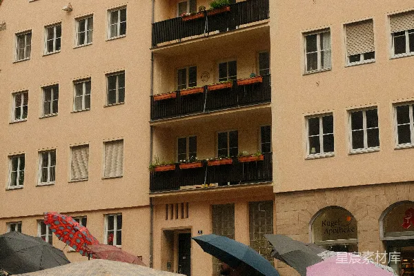 高清摄影 雨中静谧的欧洲小镇