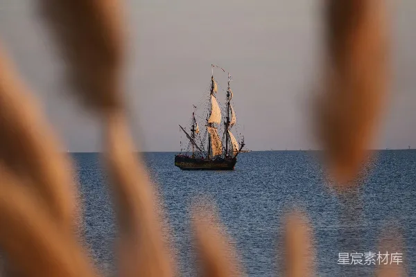 高清摄影 远海的帆船