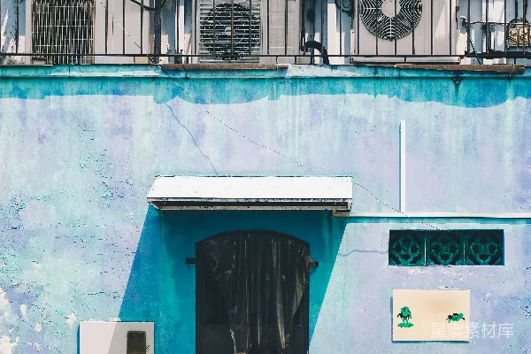 高清摄影 被空调包围的蓝色建筑