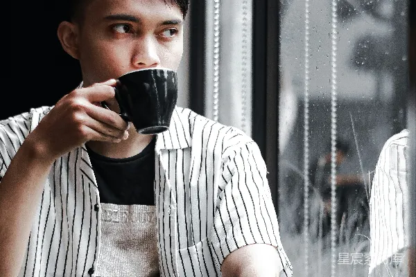 高清摄影 雨后咖啡时光