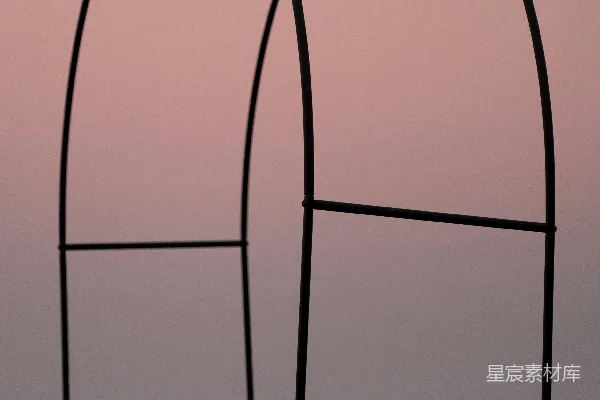 高清摄影 夕阳下的铁艺拱门