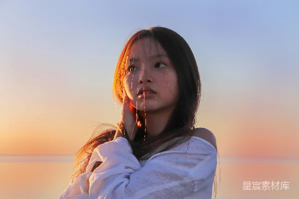 高清摄影 夕阳下的少女