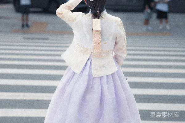 高清摄影 街头的传统服饰
