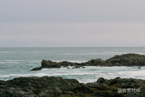 高清摄影 海岸岩石与波涛