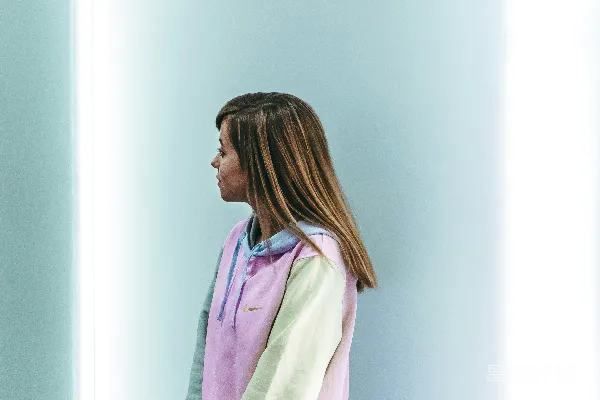 高清摄影 青春活力：街头时尚女孩