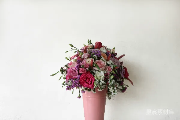 高清摄影 粉红色花瓶中的花束