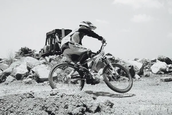 高清摄影 山地自行车越野骑行