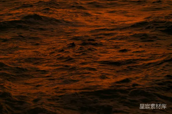 高清摄影 夕阳下的波光粼粼海面