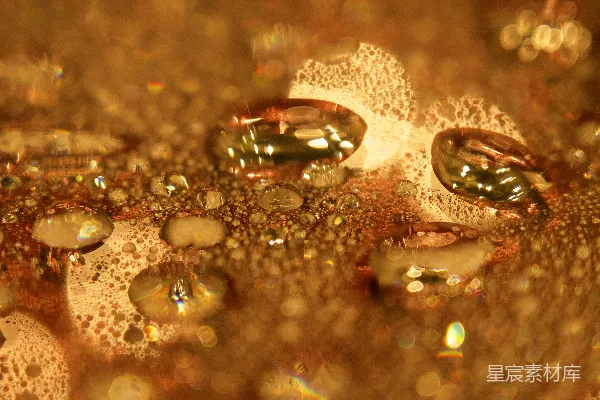 高清摄影 金色的水滴与泡沫