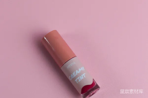 高清摄影 Emina Creamy Tint