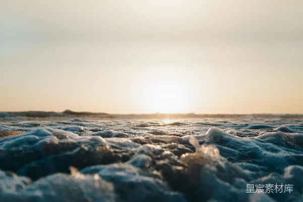 高清摄影 日落时的海浪泡沫