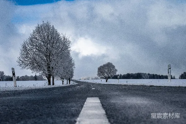 高清摄影 冬日雪景中的乡村公路