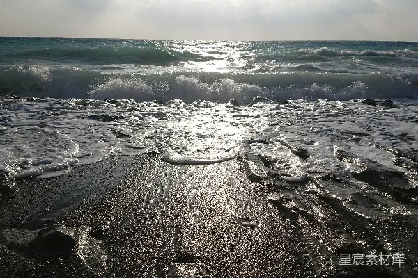 高清摄影 阳光洒落的海岸