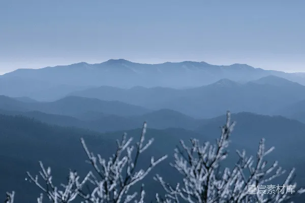 高清摄影 冬日山景与霜枝