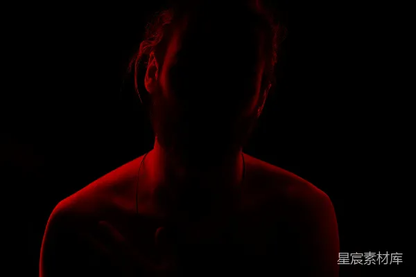 高清摄影 黑暗中的红色轮廓
