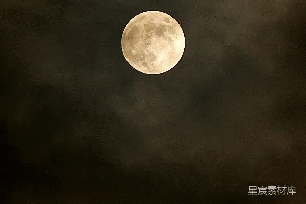 高清摄影 月夜下的神秘云层