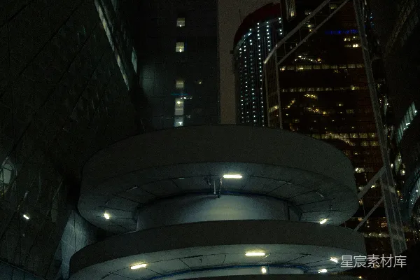 高清摄影 夜晚城市的螺旋建筑