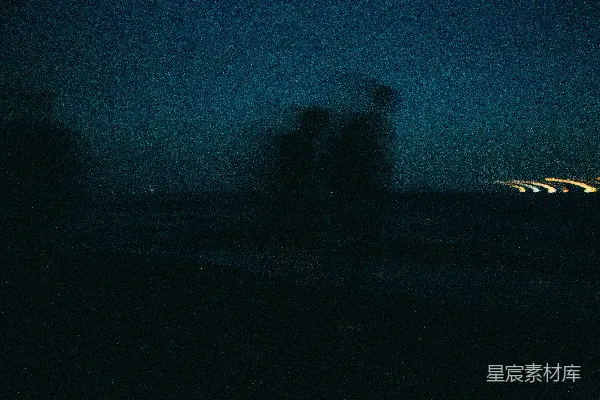高清摄影 夜色中的人物剪影