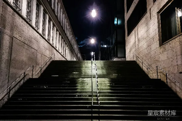 高清摄影 夜幕下的楼梯