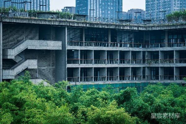 高清摄影 城市中的废弃建筑