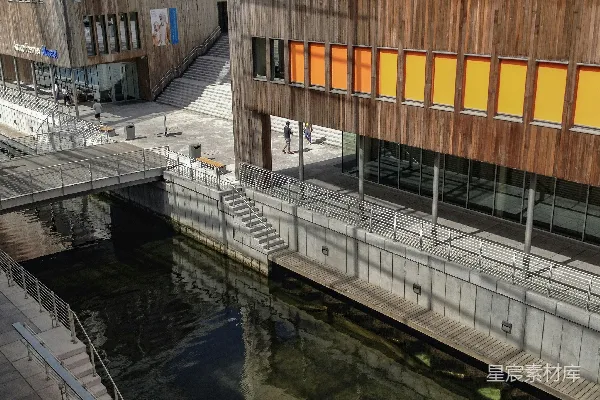 高清摄影 城市建筑与河流的和谐共生