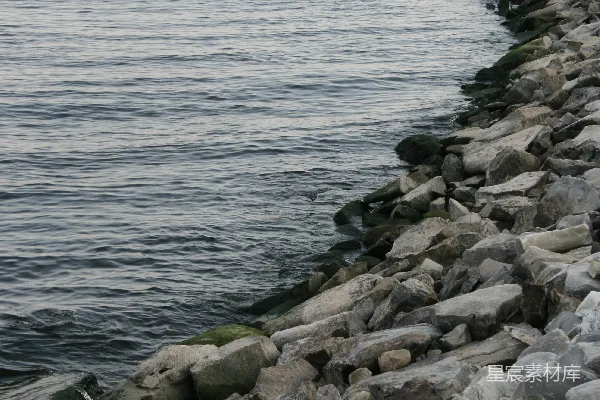 高清摄影 岩石海岸线与宁静的海景