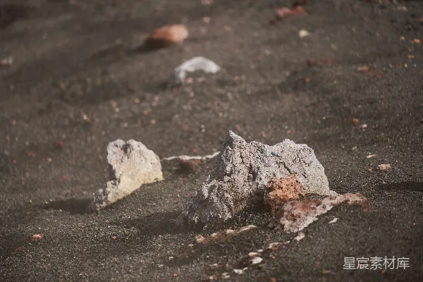 高清摄影 海滩上的火山石