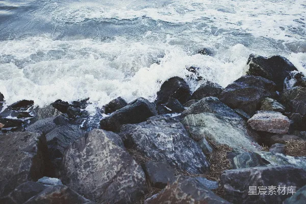 高清摄影 海浪拍打岩石