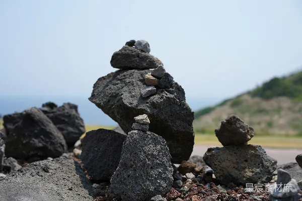 高清摄影 平衡的火山石堆
