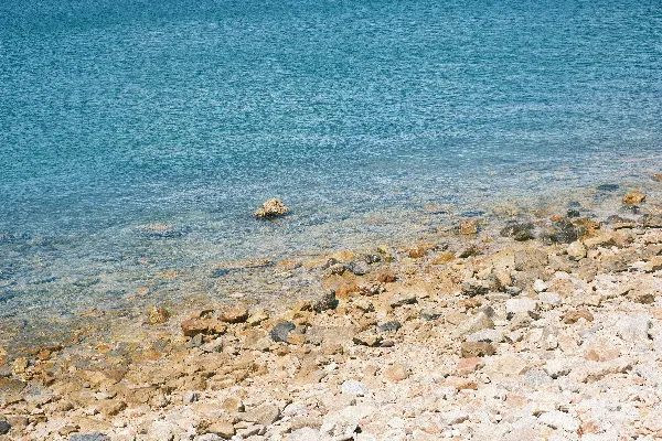 高清摄影 清澈海岸线