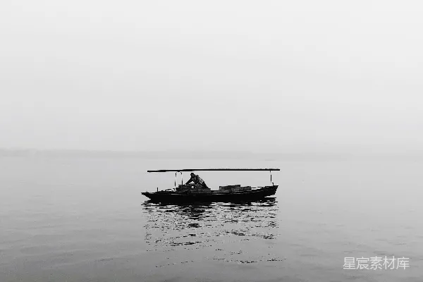 高清摄影 雾中孤舟