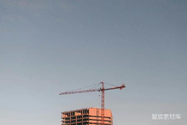 高清摄影 建筑工地上的起重机