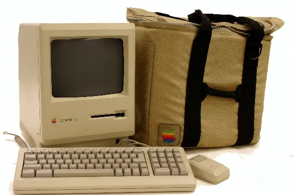 高清摄影 复古Macintosh Plus套装