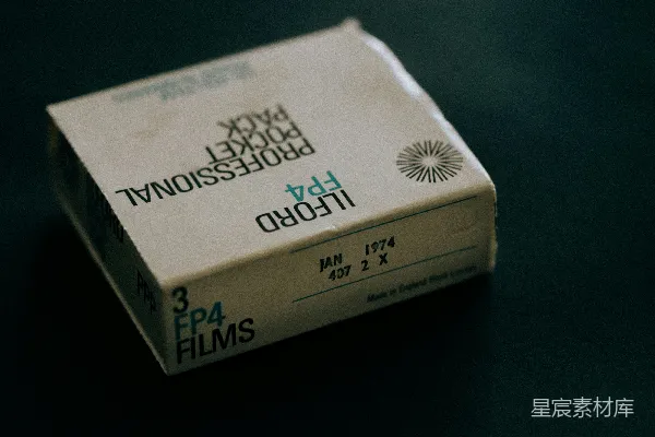 高清摄影 ILFORD FP4胶卷包装盒