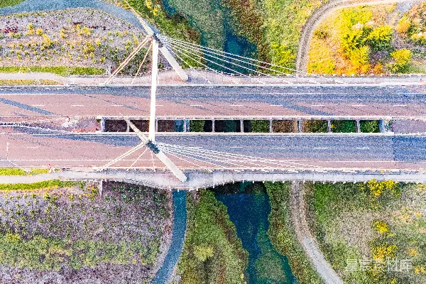高清摄影 空中俯瞰的桥梁与道路