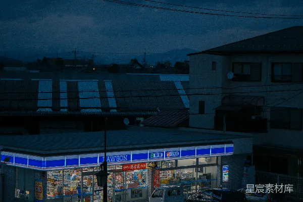 高清摄影 暮色中的便利店