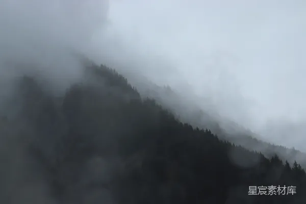 高清摄影 雾中的山峦